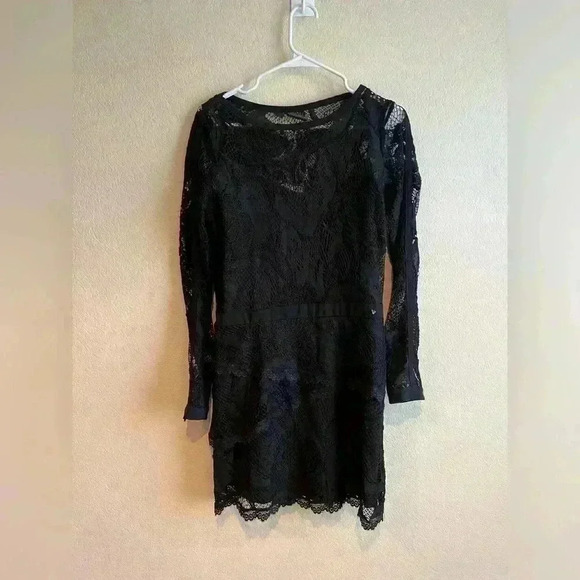 NWT GUESS TANGO LACE MINI DRESS size 10 - Picture 4 of 4